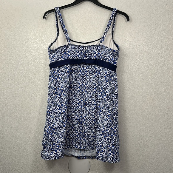 Lands' End Geometric Mandala Print Swim Dress Built In Bra - Picture 4 of 8